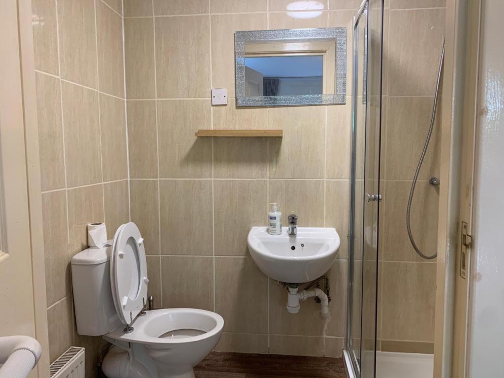 אינברנס Budget Rooms מראה חיצוני תמונה