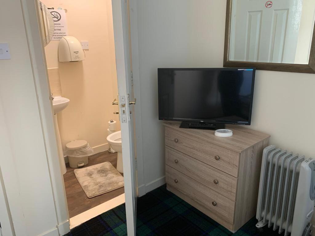 אינברנס Budget Rooms מראה חיצוני תמונה