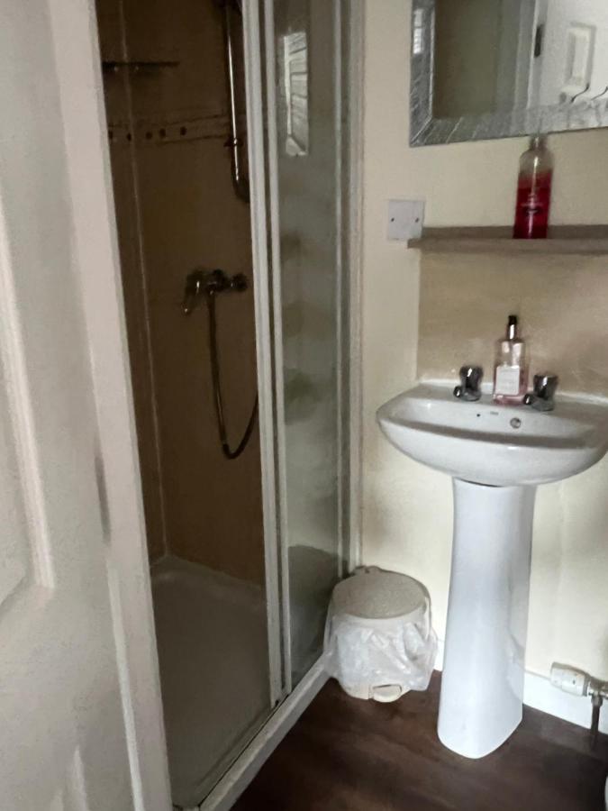 אינברנס Budget Rooms מראה חיצוני תמונה