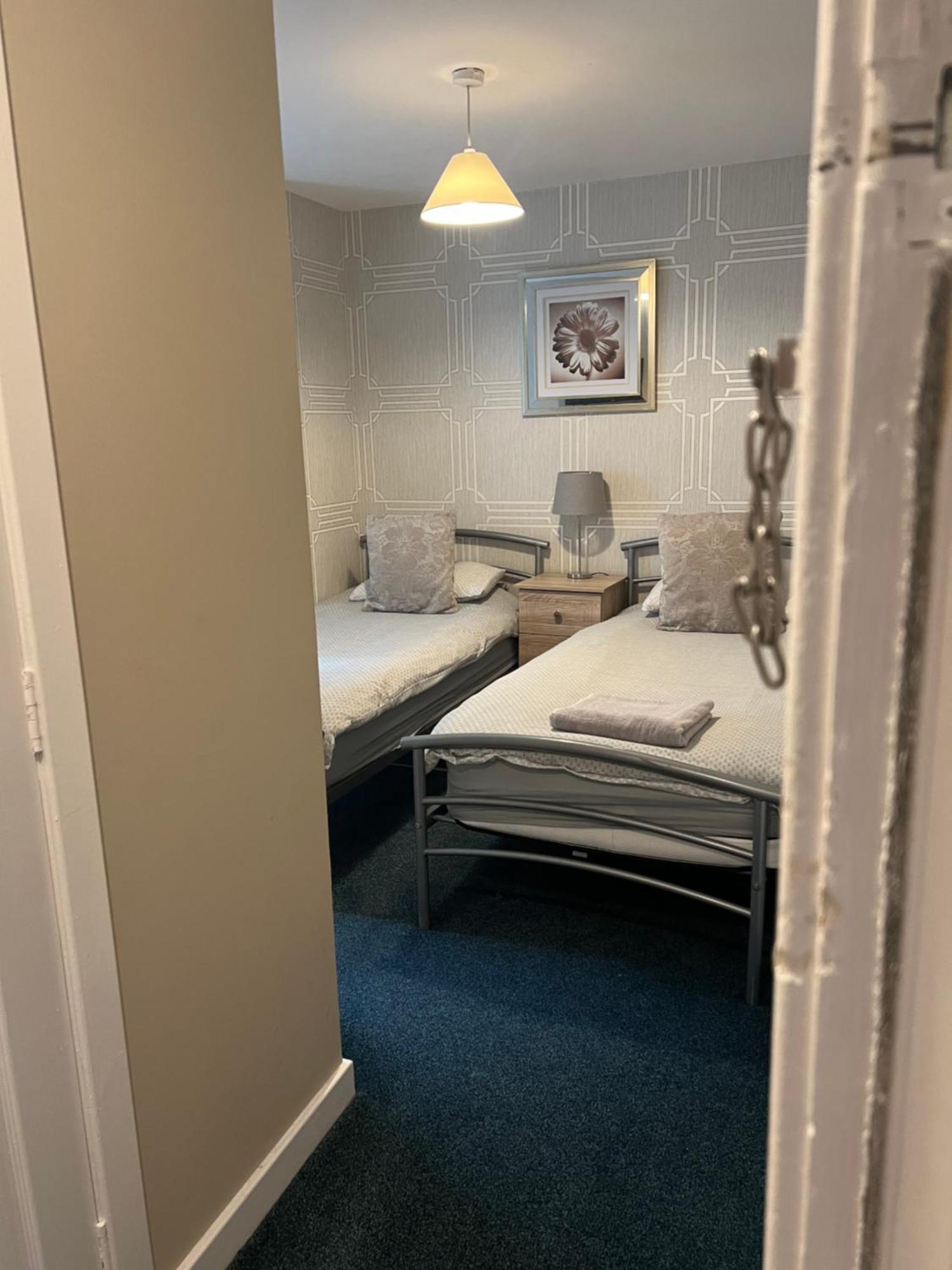 אינברנס Budget Rooms מראה חיצוני תמונה